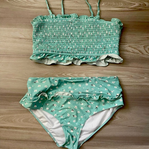 Darling 2 piece. Size large. - Picture 1 of 2